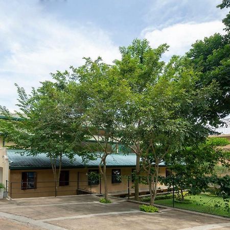 Melheim Kandy Villas Eksteriør billede