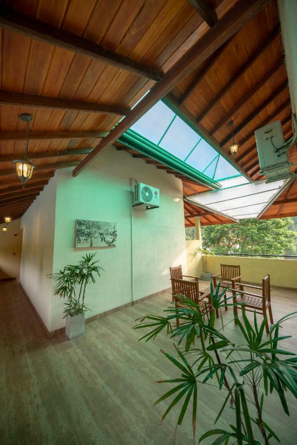 Melheim Kandy Villas Eksteriør billede