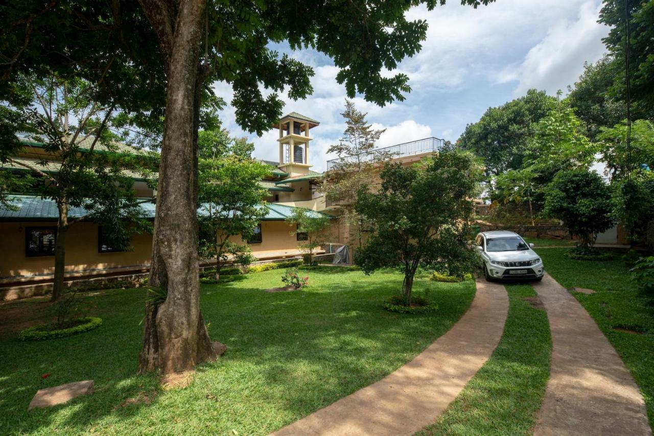 Melheim Kandy Villas Eksteriør billede