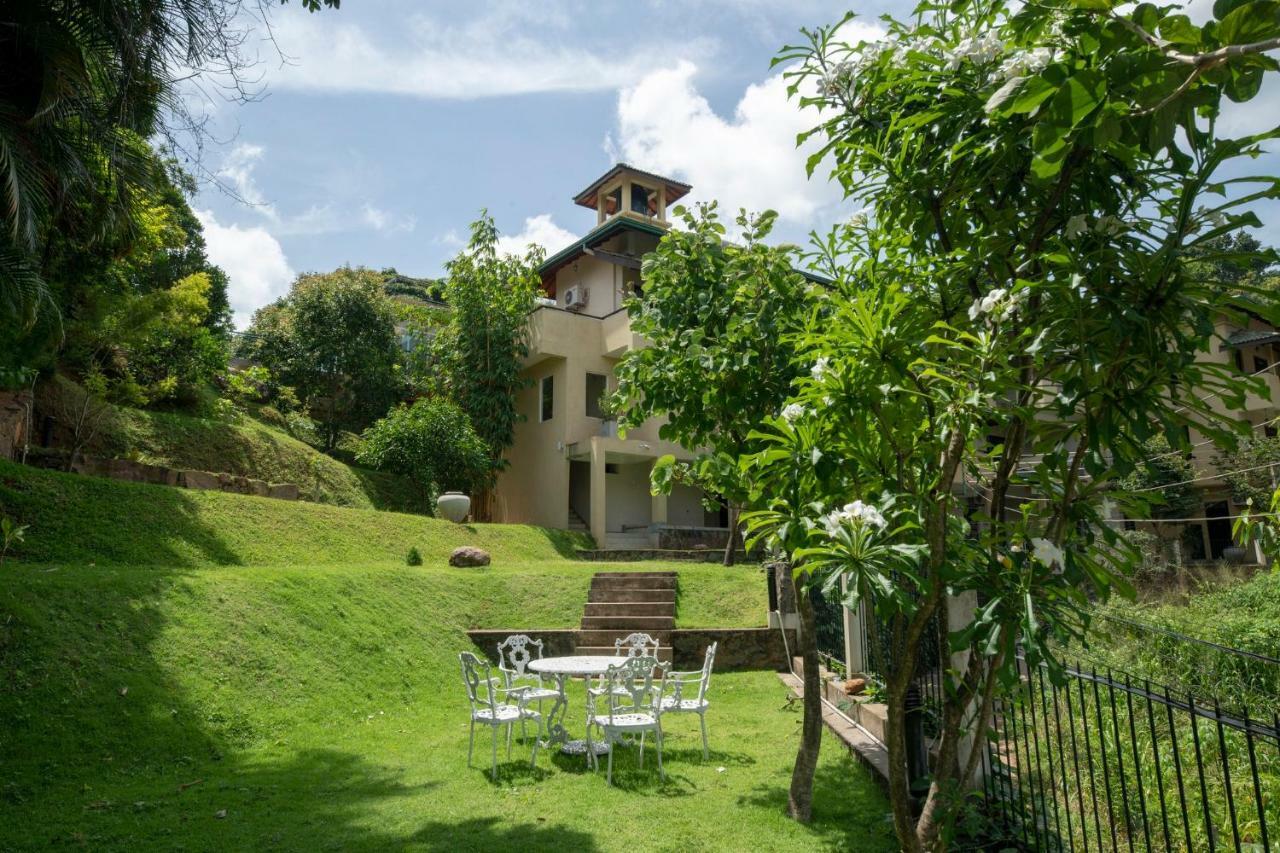 Melheim Kandy Villas Eksteriør billede