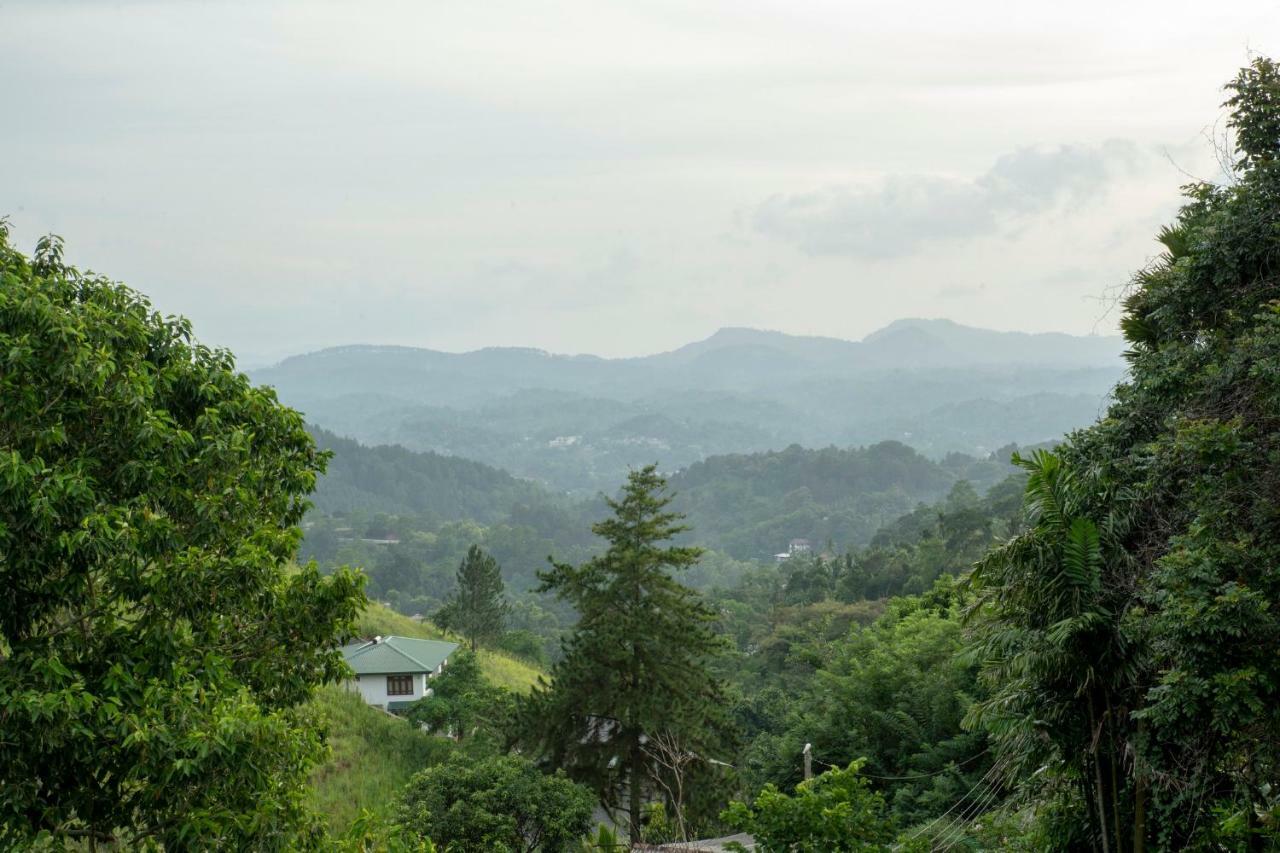 Melheim Kandy Villas Eksteriør billede