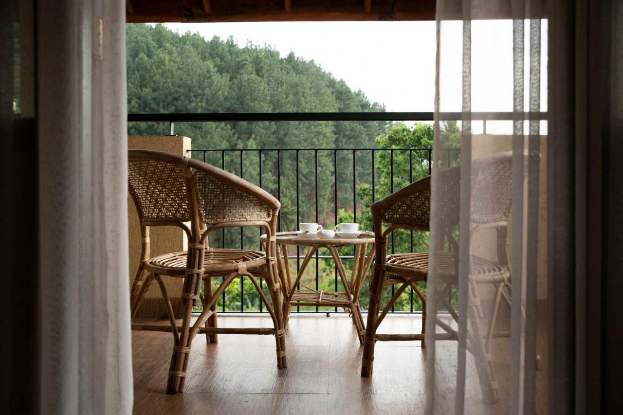 Melheim Kandy Villas Eksteriør billede