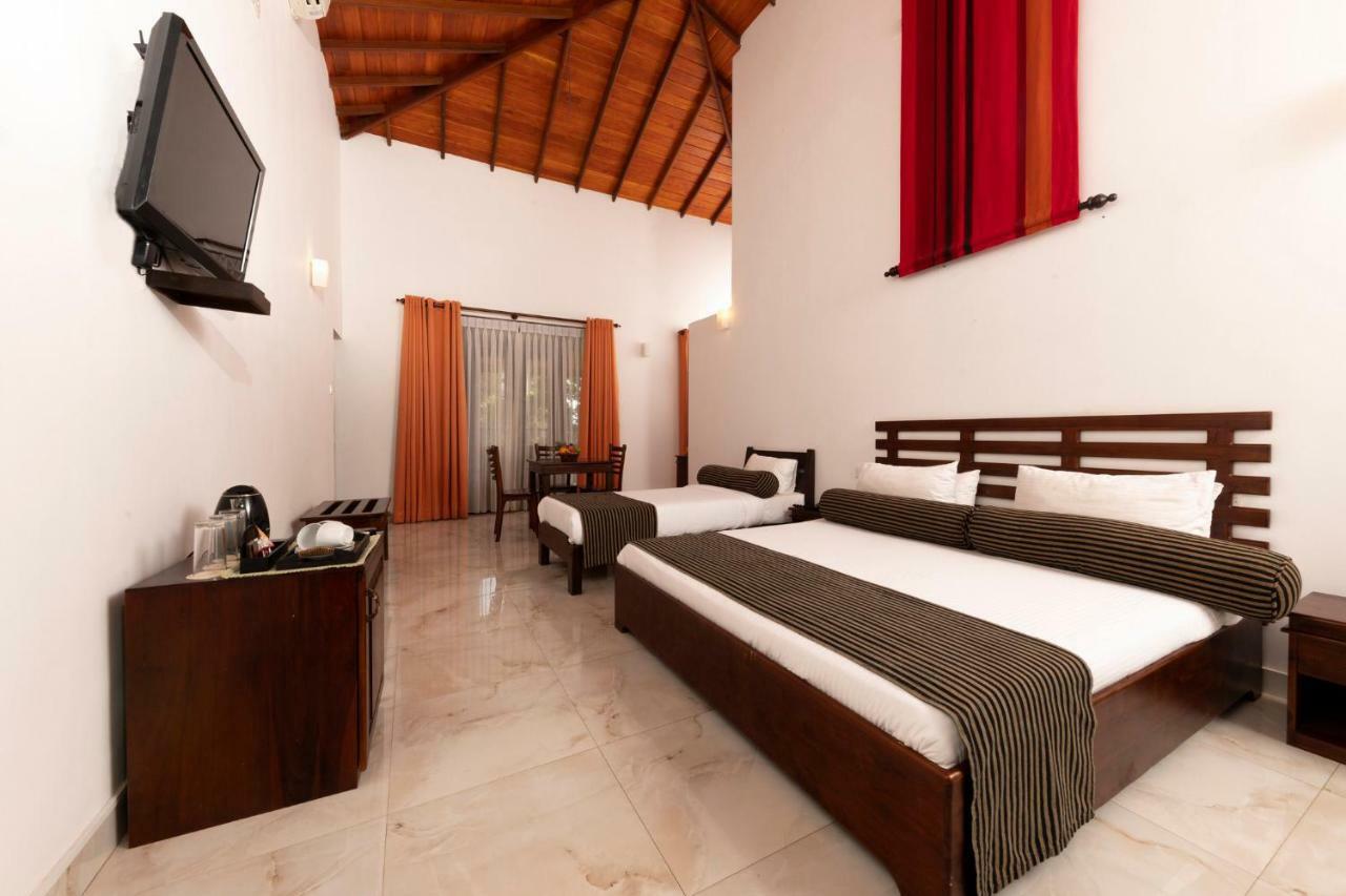 Melheim Kandy Villas Eksteriør billede